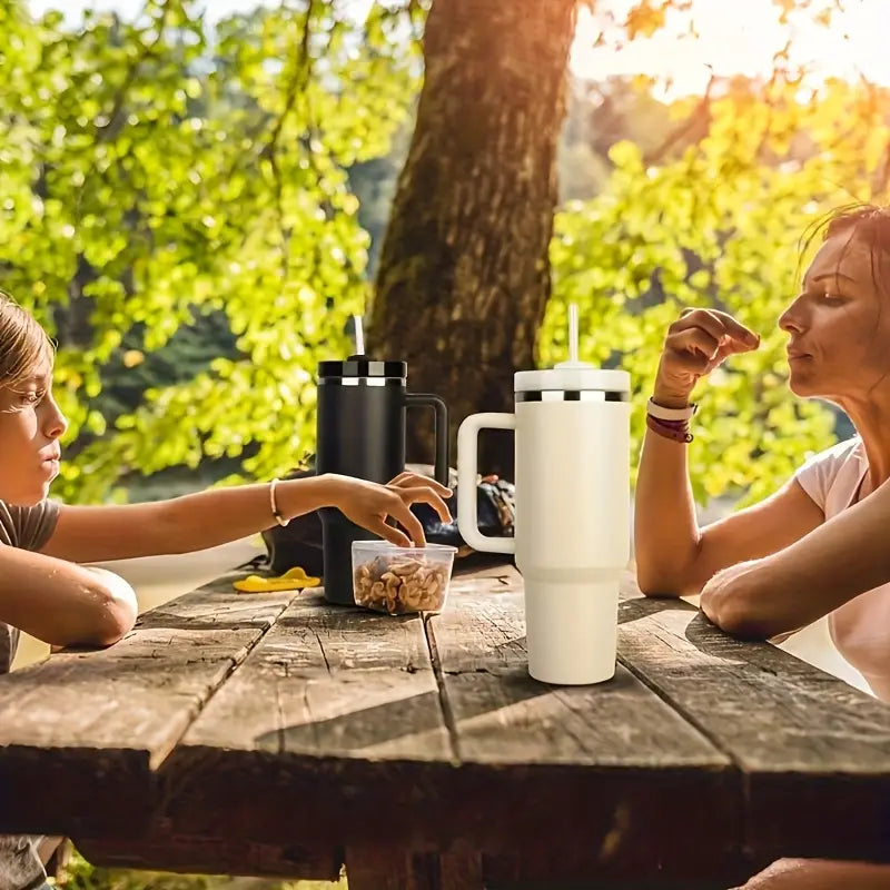 Edelstahlbecher mit Henkel 1,2 L